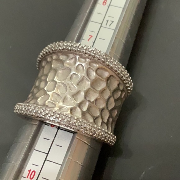 Gorgeous EFFY HAMMERED Sterling Silver with Diamonds Ring Size 8 Retail $1400 - Picture 3 of 6